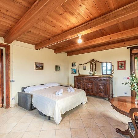 Villa Bricco Paglieri, Entire Villa ألبا المظهر الخارجي الصورة