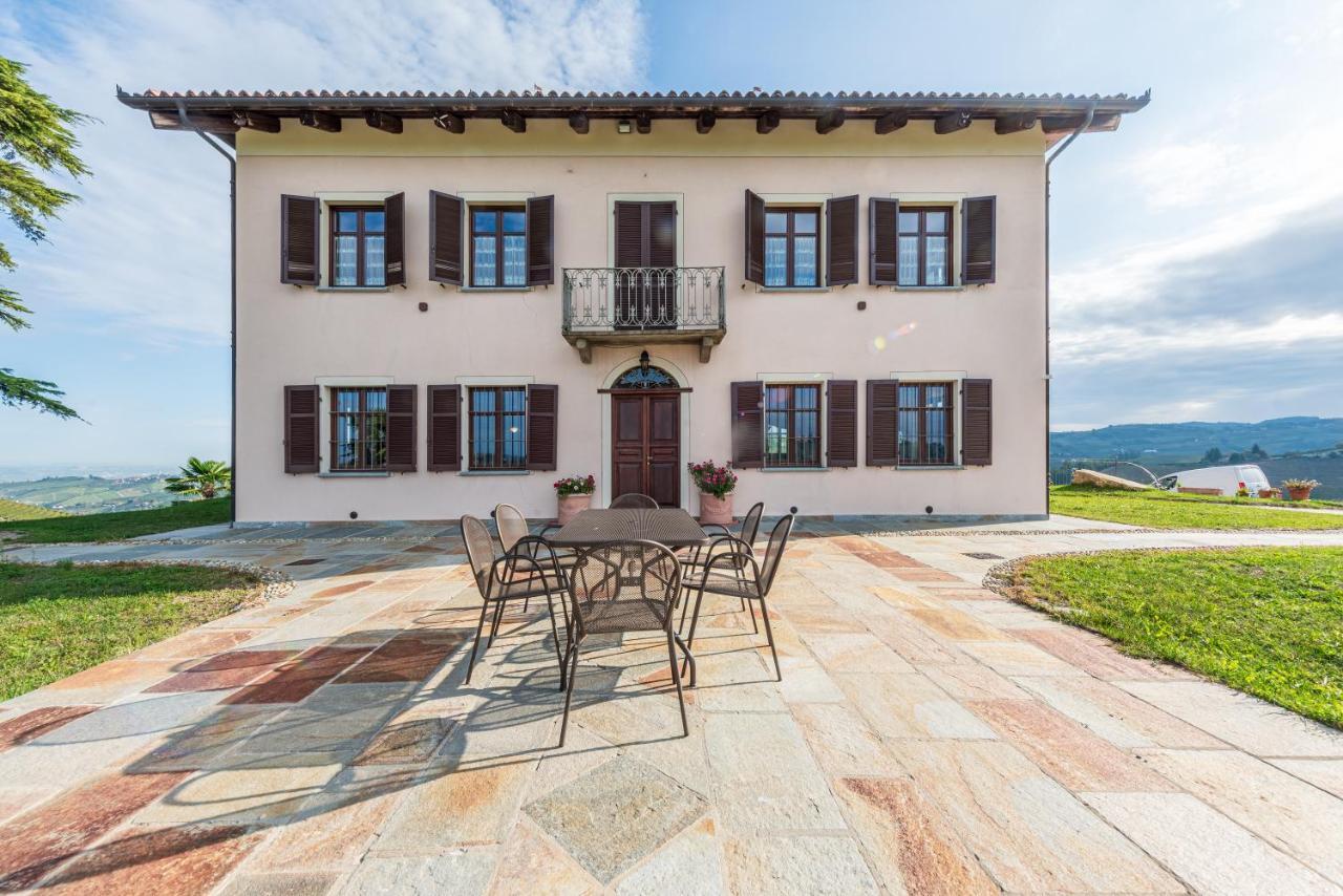 Villa Bricco Paglieri, Entire Villa ألبا المظهر الخارجي الصورة