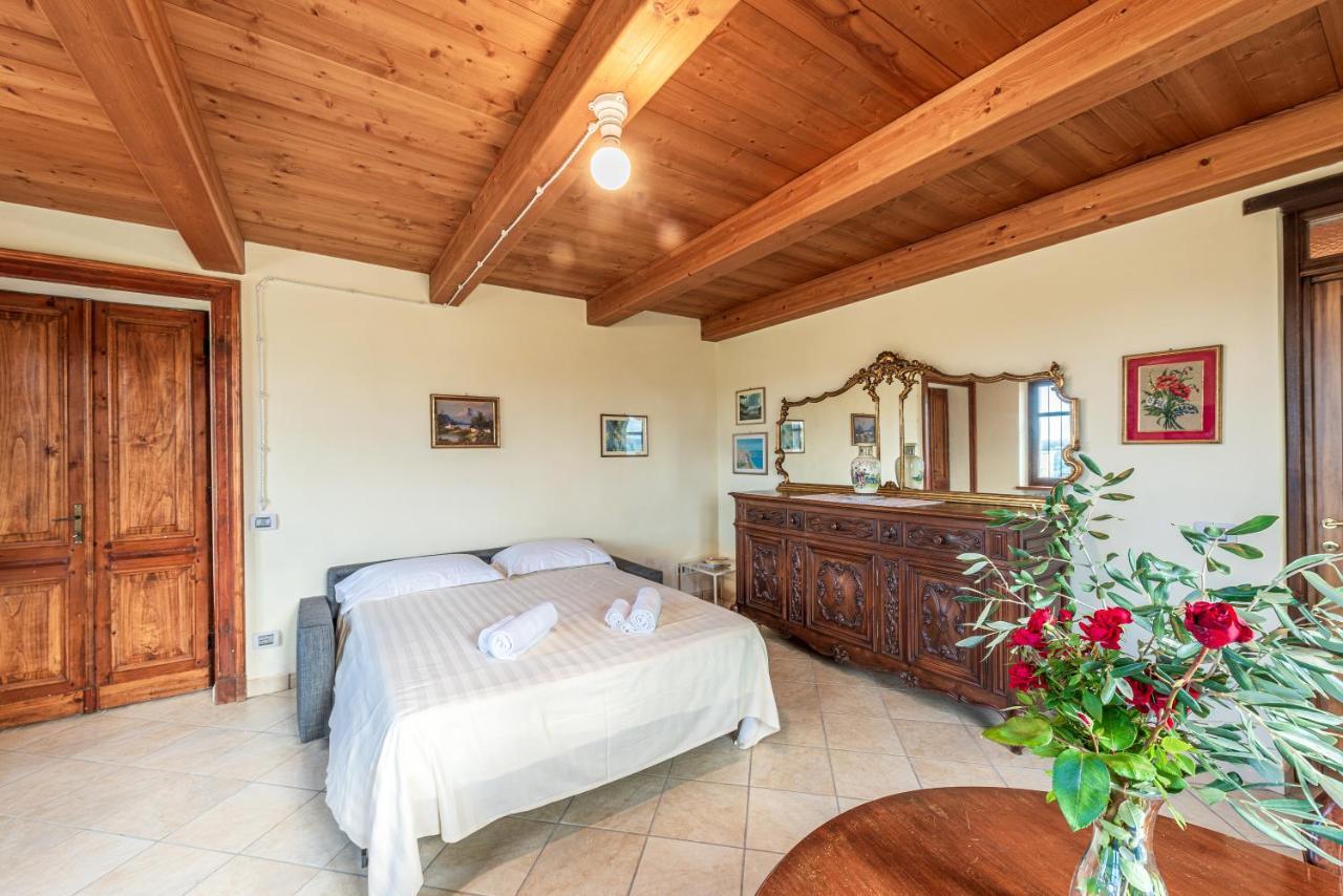 Villa Bricco Paglieri, Entire Villa ألبا المظهر الخارجي الصورة