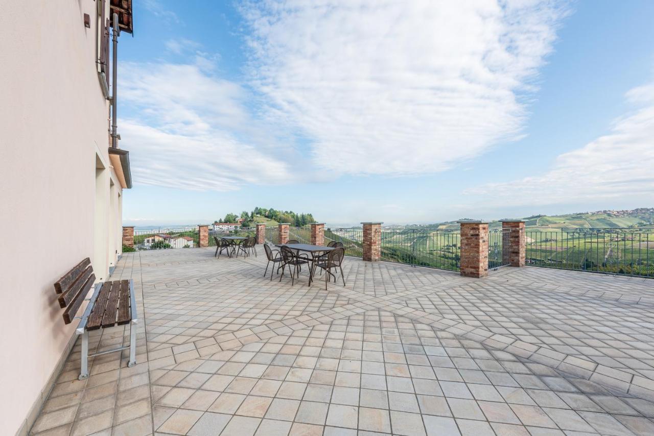 Villa Bricco Paglieri, Entire Villa ألبا المظهر الخارجي الصورة