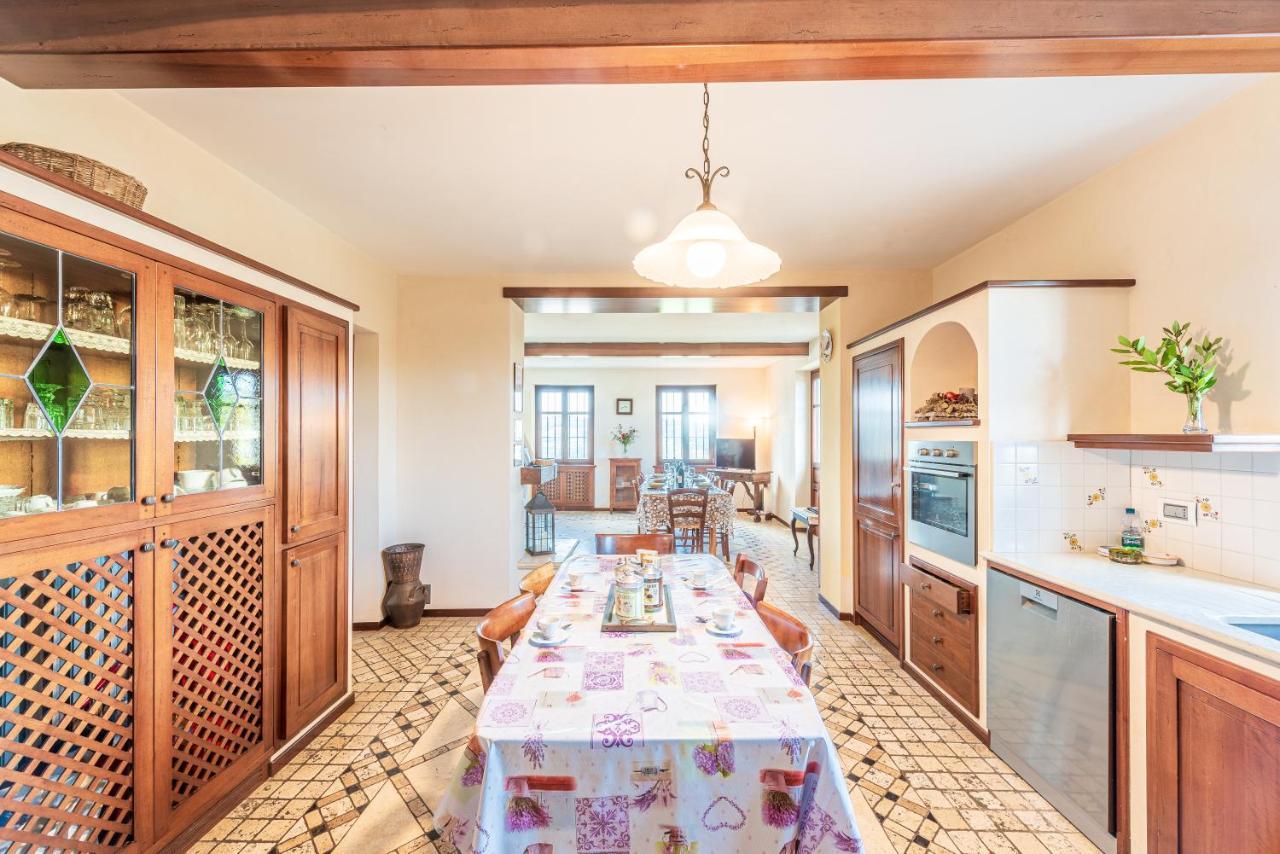 Villa Bricco Paglieri, Entire Villa ألبا المظهر الخارجي الصورة