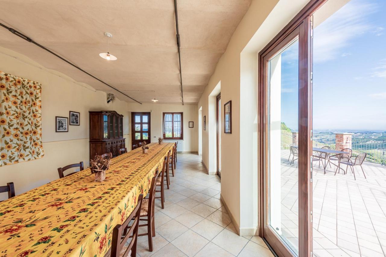 Villa Bricco Paglieri, Entire Villa ألبا المظهر الخارجي الصورة