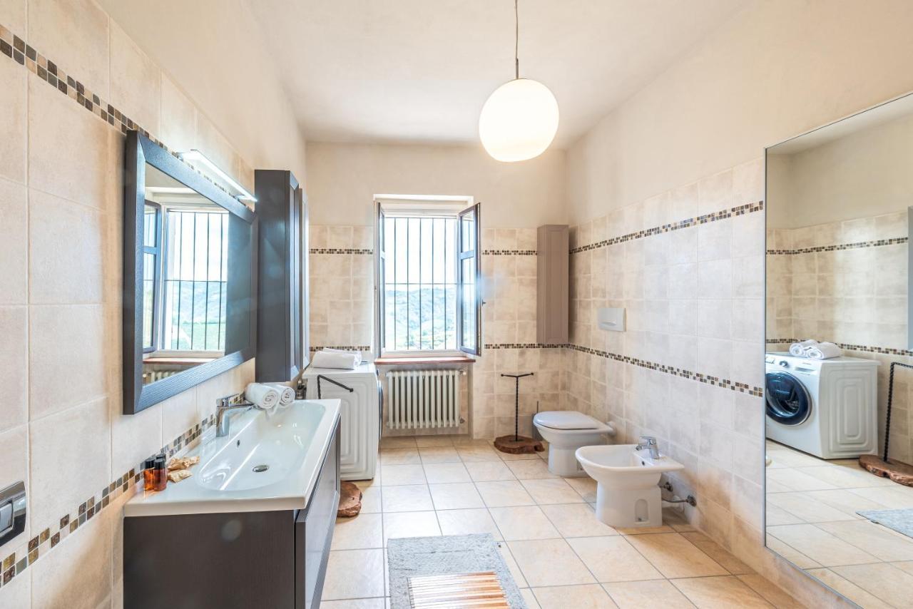 Villa Bricco Paglieri, Entire Villa ألبا المظهر الخارجي الصورة