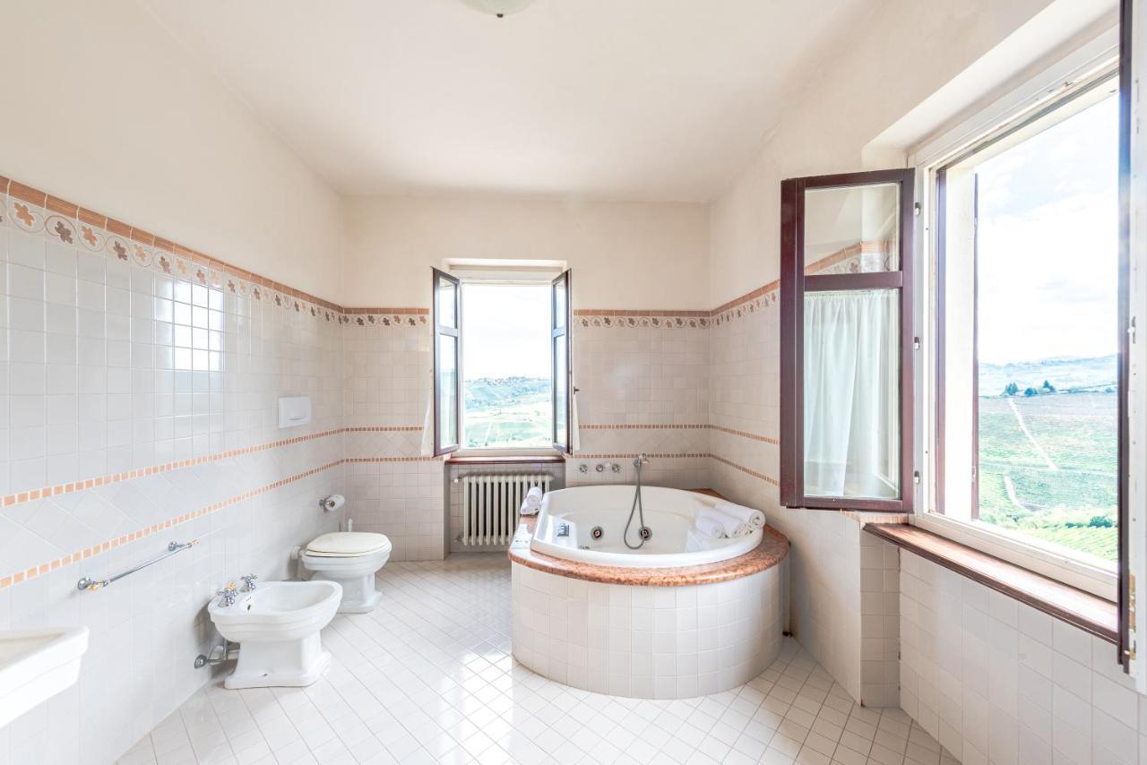Villa Bricco Paglieri, Entire Villa ألبا المظهر الخارجي الصورة
