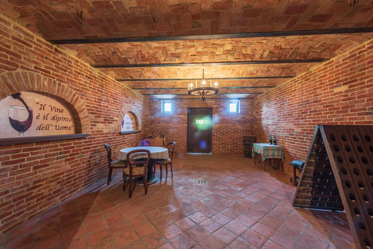 Villa Bricco Paglieri, Entire Villa ألبا المظهر الخارجي الصورة