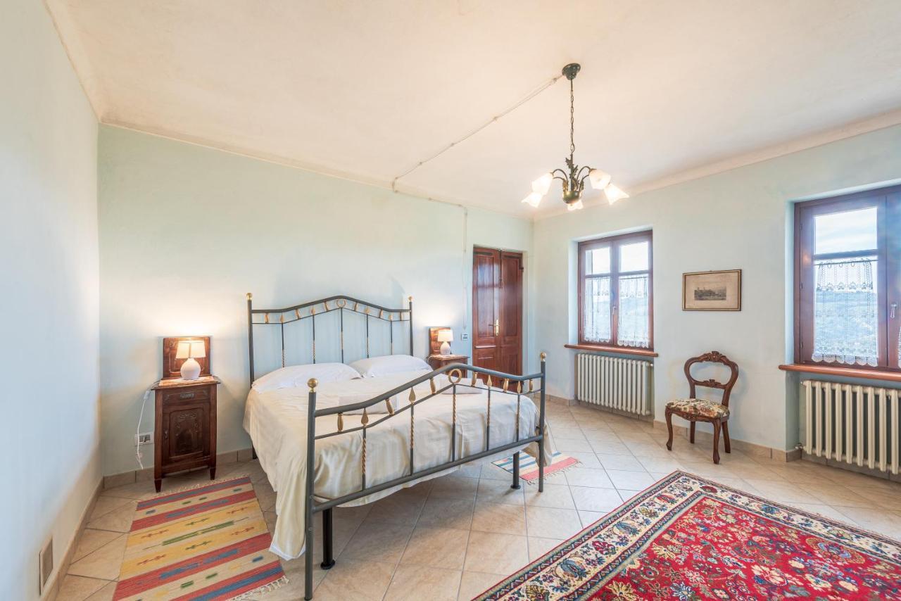 Villa Bricco Paglieri, Entire Villa ألبا المظهر الخارجي الصورة